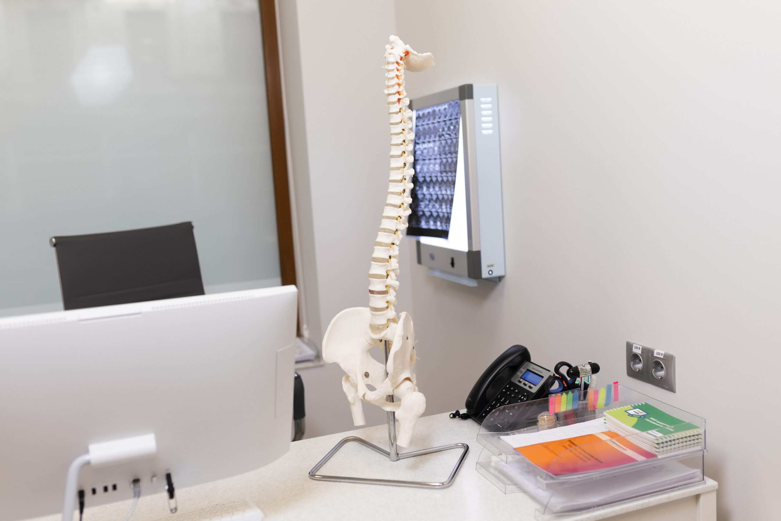 Кабінет лікаря невролога в клініці Справно